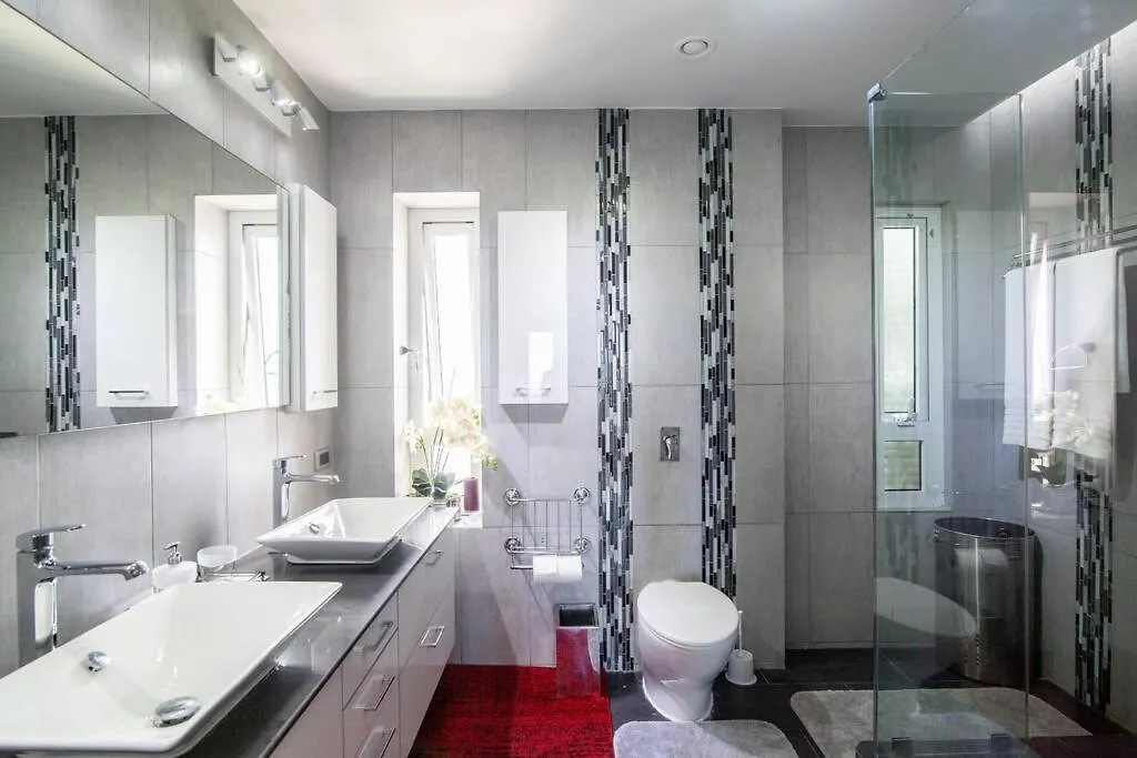 Skyline Luxury 5 Star Condo Maho