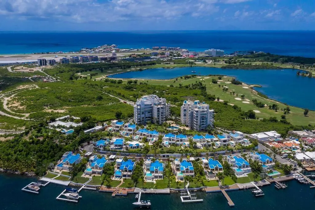 Skyline Luxury 5 Star Condo Maho 0*,